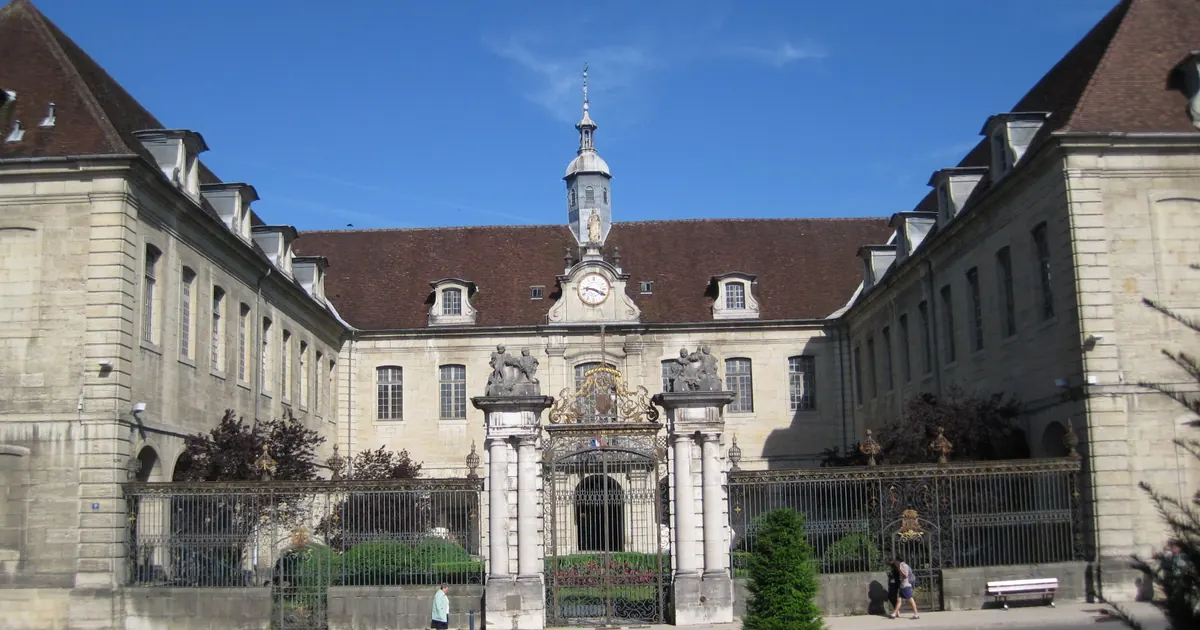 Risques et diagnostics obligatoires à Lons-le-Saunier : préparer son dossier — Lons-le-Saunier