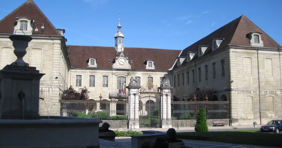 Diagnostic plomb (CREP) à Lons-le-Saunier : obligations et bâti ancien — Lons-le-Saunier